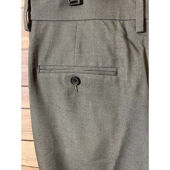 Haggar Expandomatic Stretch Classic-Fit Plain-Front Dress Pant 34 x 29 NEW Grey - Picture 4 of 7